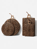 Cargar imagen en el visor de la Galería, Tabla sólida de madera de sapele con diseño de leopardo - Accesorio funcional para comedor y cocina