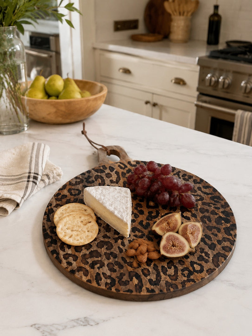 Tabla sólida de madera de sapele con diseño de leopardo - Accesorio funcional para comedor y cocina