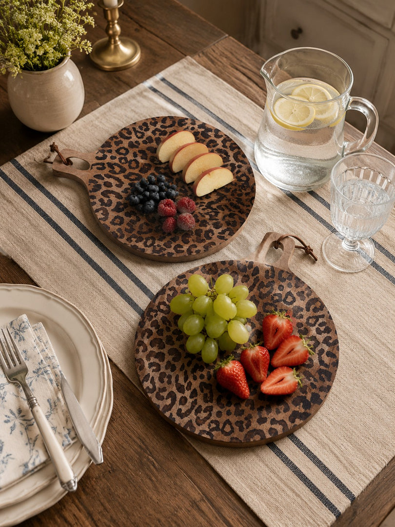 Tabla sólida de madera de sapele con diseño de leopardo - Accesorio funcional para comedor y cocina