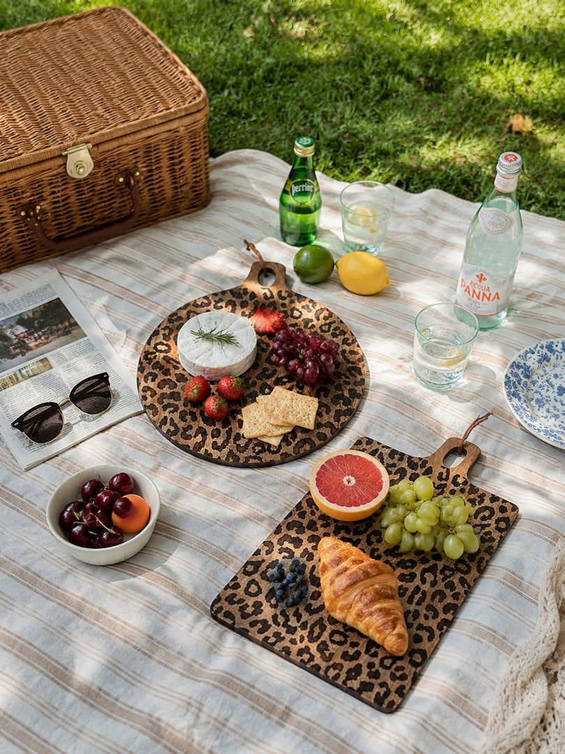 Tabla sólida de madera de sapele con diseño de leopardo - Accesorio funcional para comedor y cocina