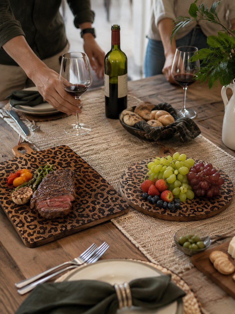 Tabla sólida de madera de sapele con diseño de leopardo - Accesorio funcional para comedor y cocina