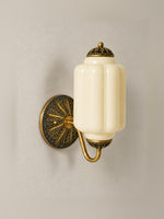Bild in Gallery-Viewer laden, Vintage Milchglas Wandleuchte Nachttisch Flur Eloise Wandleuchte