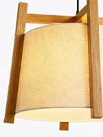 Cargar imagen en el visor de la Galería, Lámpara colgante japonesa con estructura de madera y pantalla de tela: acabado de madera natural o nogal para el comedor y la isla de cocina