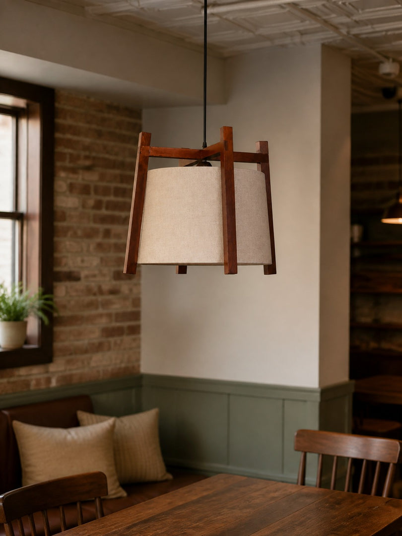Lámpara colgante japonesa con estructura de madera y pantalla de tela: acabado de madera natural o nogal para el comedor y la isla de cocina