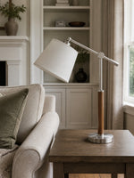 Charger l'image dans la visionneuse de galerie, Lampe de table vintage de style Bauhaus à bras articulé, avec abat-jour en tissu blanc et accent en bois, idéale pour la lecture au chevet ou sur un bureau