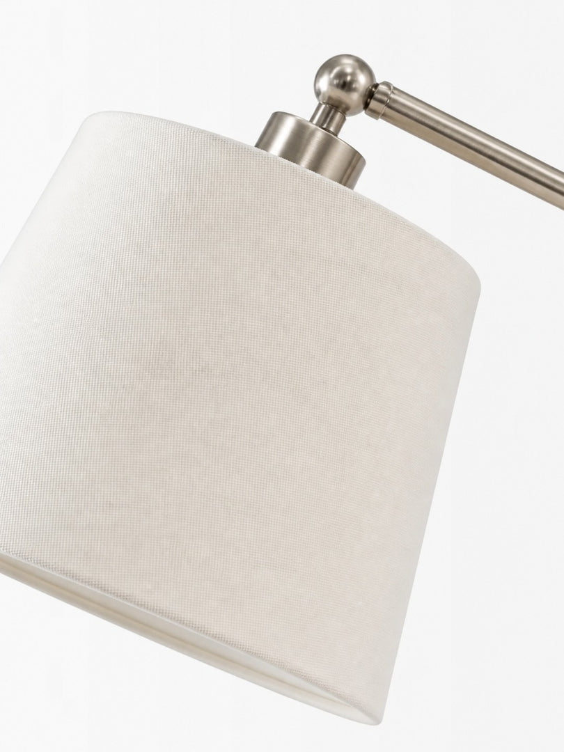 Lampe de table vintage de style Bauhaus à bras articulé, avec abat-jour en tissu blanc et accent en bois, idéale pour la lecture au chevet ou sur un bureau