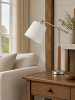 Charger l'image dans la visionneuse de galerie, Lampe de table vintage de style Bauhaus à bras articulé, avec abat-jour en tissu blanc et accent en bois, idéale pour la lecture au chevet ou sur un bureau