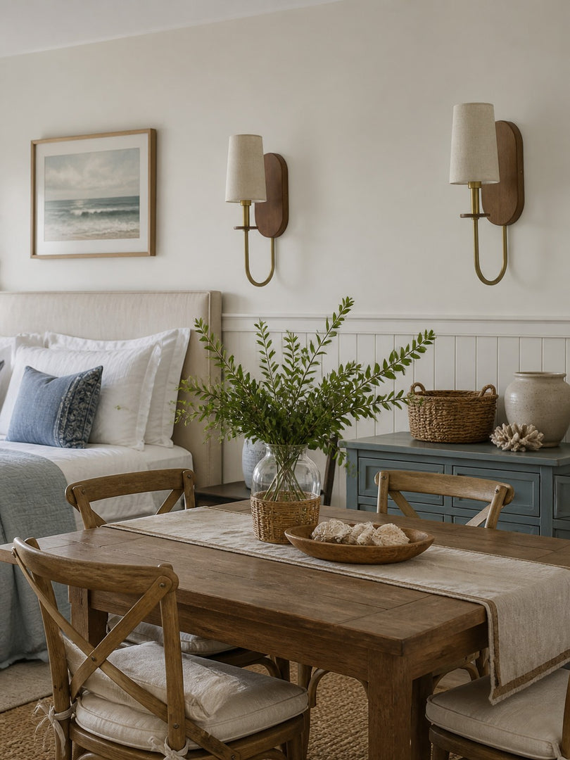 Applique murale en bois massif avec bras métallique incurvé et abat-jour en tissu tissé, éclairage mural de chambre en laiton ou argenté