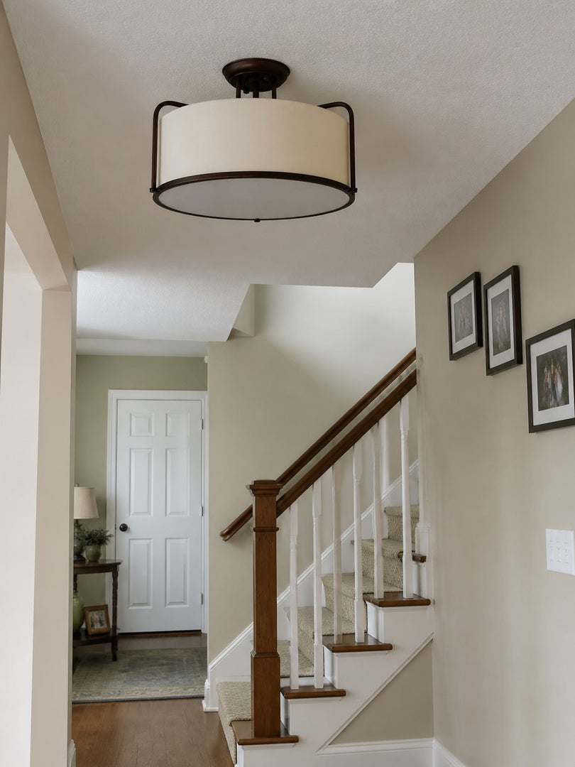 Lámpara de techo semiempotrada Dumora de 3 luces con pantalla cilíndrica de tela color marfil y estructura metálica marrón café