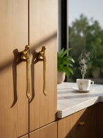 Load image into Gallery viewer, Verlitho Sculptural Thinker Cabinet Handle - Nordic Artistic Hardware for Furniture