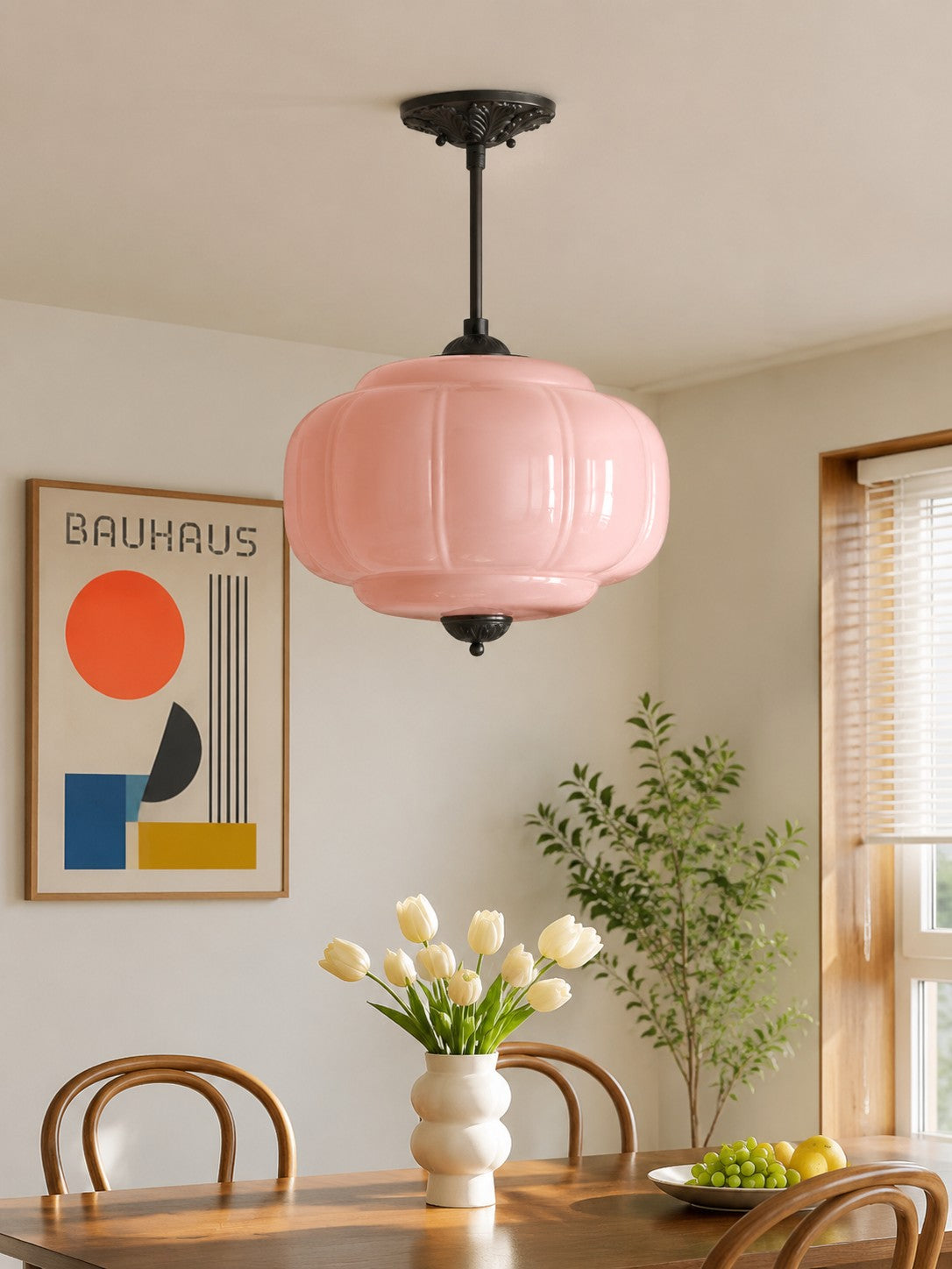 Eloise Vintage-Pendelleuchte aus Milchglas mit Muschelkante zur halbbündigen Deckenmontage