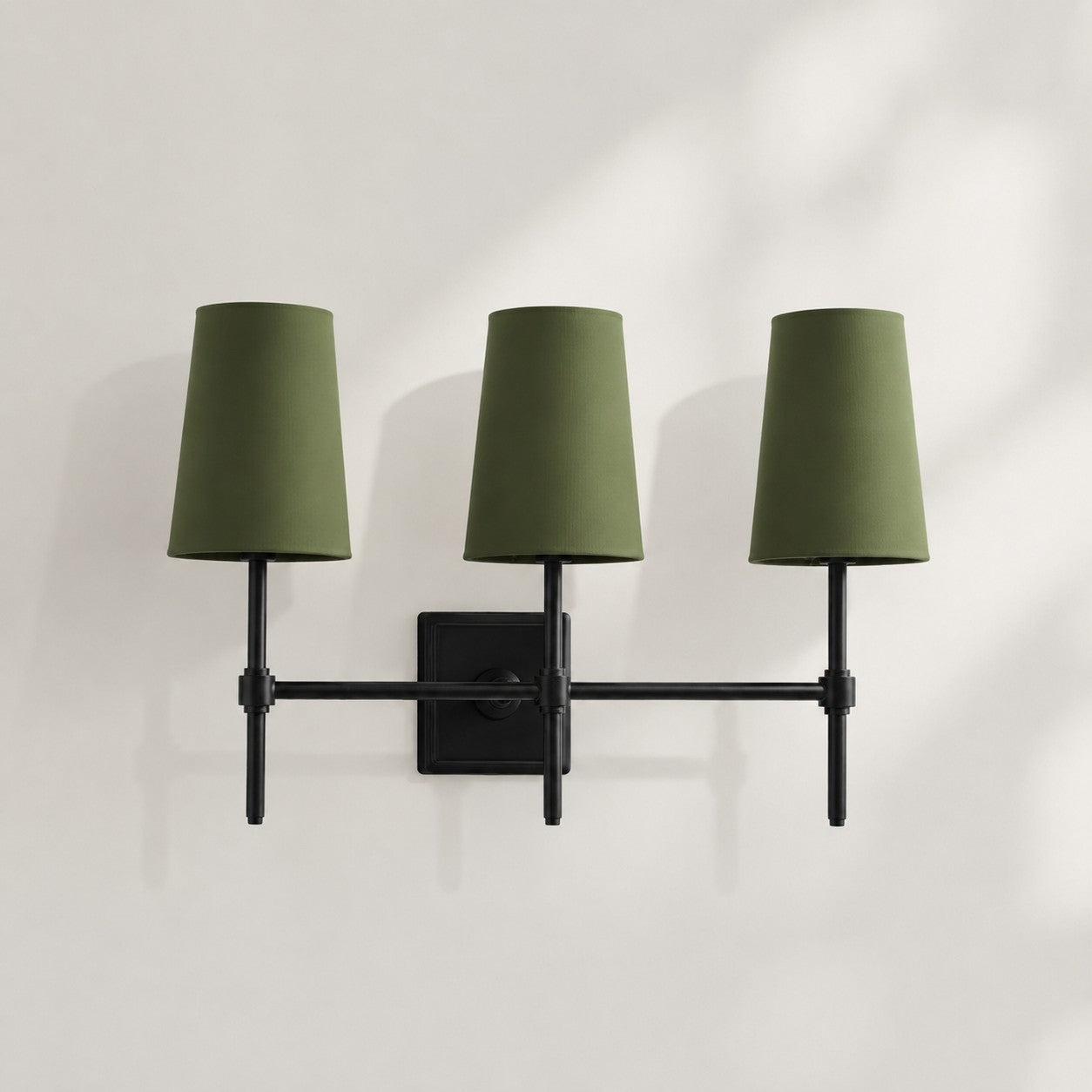 Rowan Wandleuchte mit Leinenschirm – Retro-Metallwandleuchte für Schlafzimmer und Flur