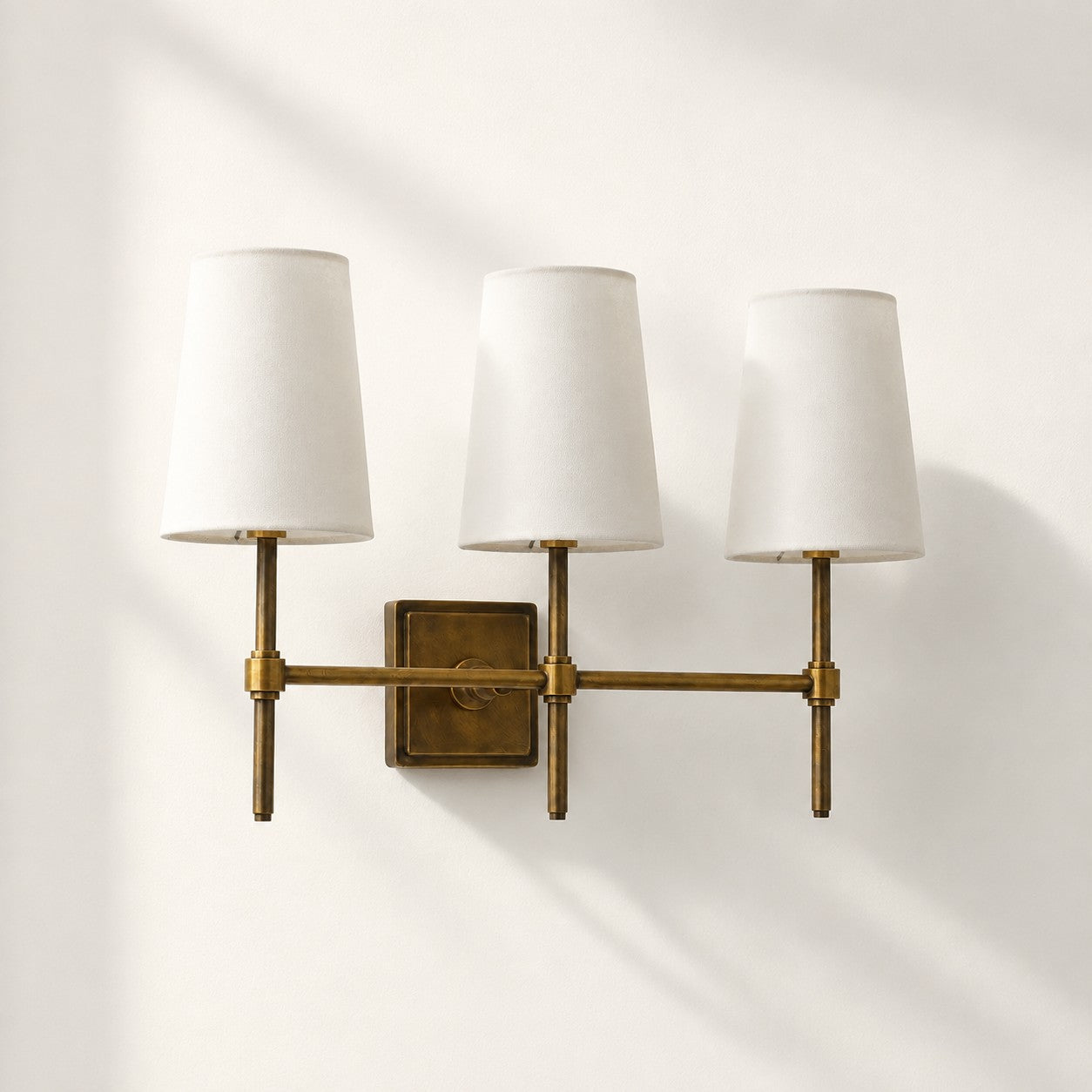 Rowan Wandleuchte mit Leinenschirm – Retro-Metallwandleuchte für Schlafzimmer und Flur