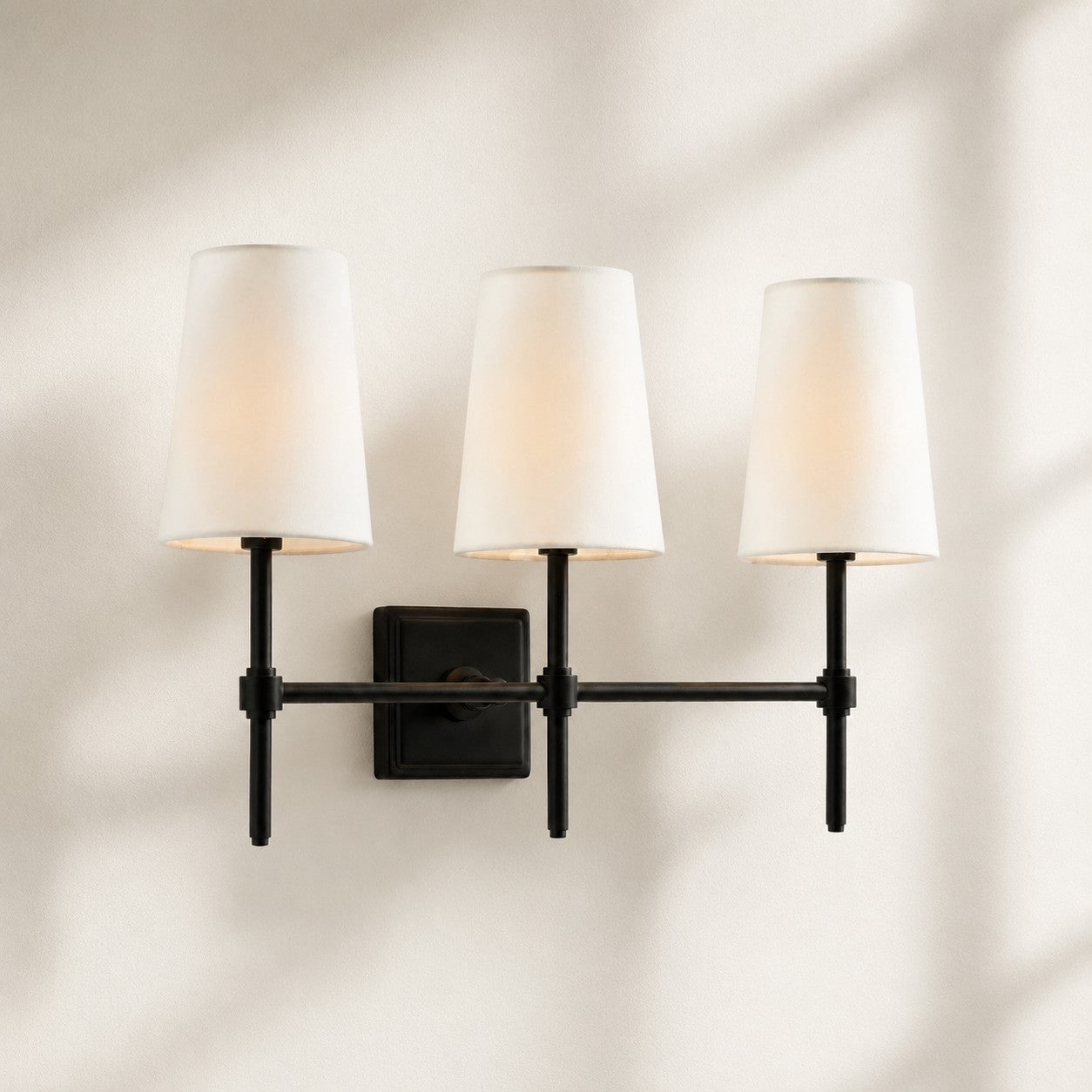 Rowan Wandleuchte mit Leinenschirm – Retro-Metallwandleuchte für Schlafzimmer und Flur