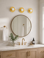 Cargar imagen en el visor de la Galería, Aplique de pared minimalista de 3 luces para tocador – Lámpara de baño con disco metálico redondo para espejo