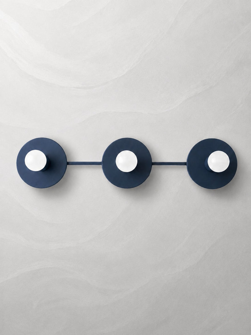 Aplique de pared minimalista de 3 luces para tocador – Lámpara de baño con disco metálico redondo para espejo