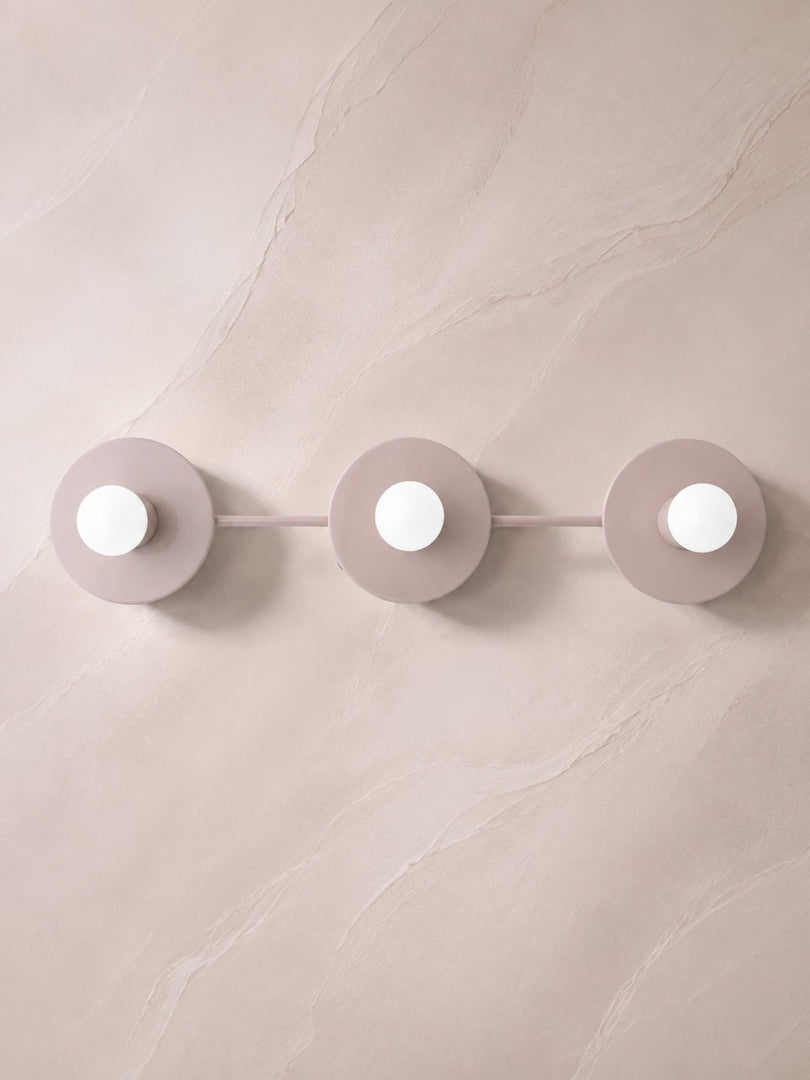 Aplique de pared minimalista de 3 luces para tocador – Lámpara de baño con disco metálico redondo para espejo