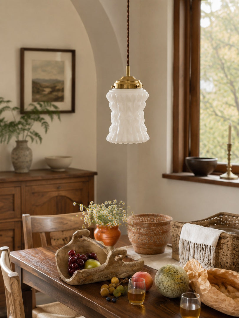 Moderne Milchglas-Pendellampe für Esszimmer und Kücheninsel