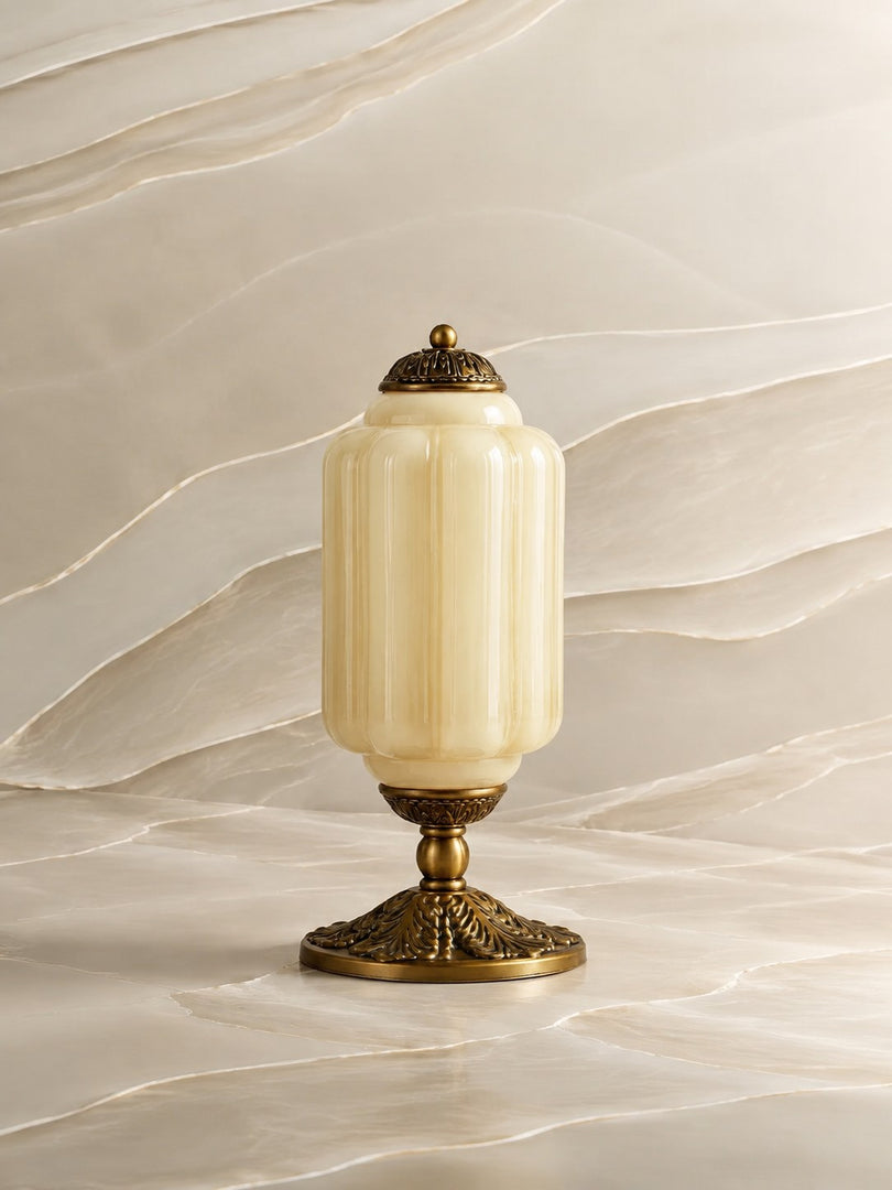 Eloise Scallop Glasschirm Vintage-inspirierte Tischlampe für Schlafzimmer und Wohnzimmer Akzentbeleuchtung