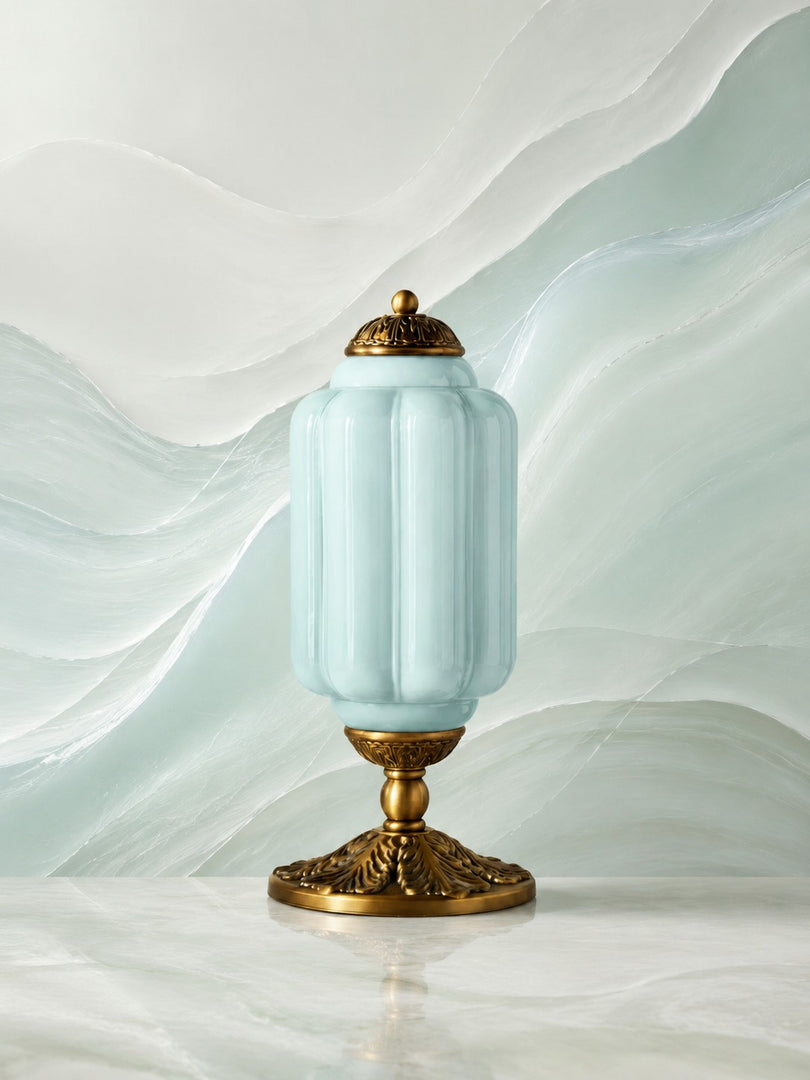 Eloise Scallop Glasschirm Vintage-inspirierte Tischlampe für Schlafzimmer und Wohnzimmer Akzentbeleuchtung
