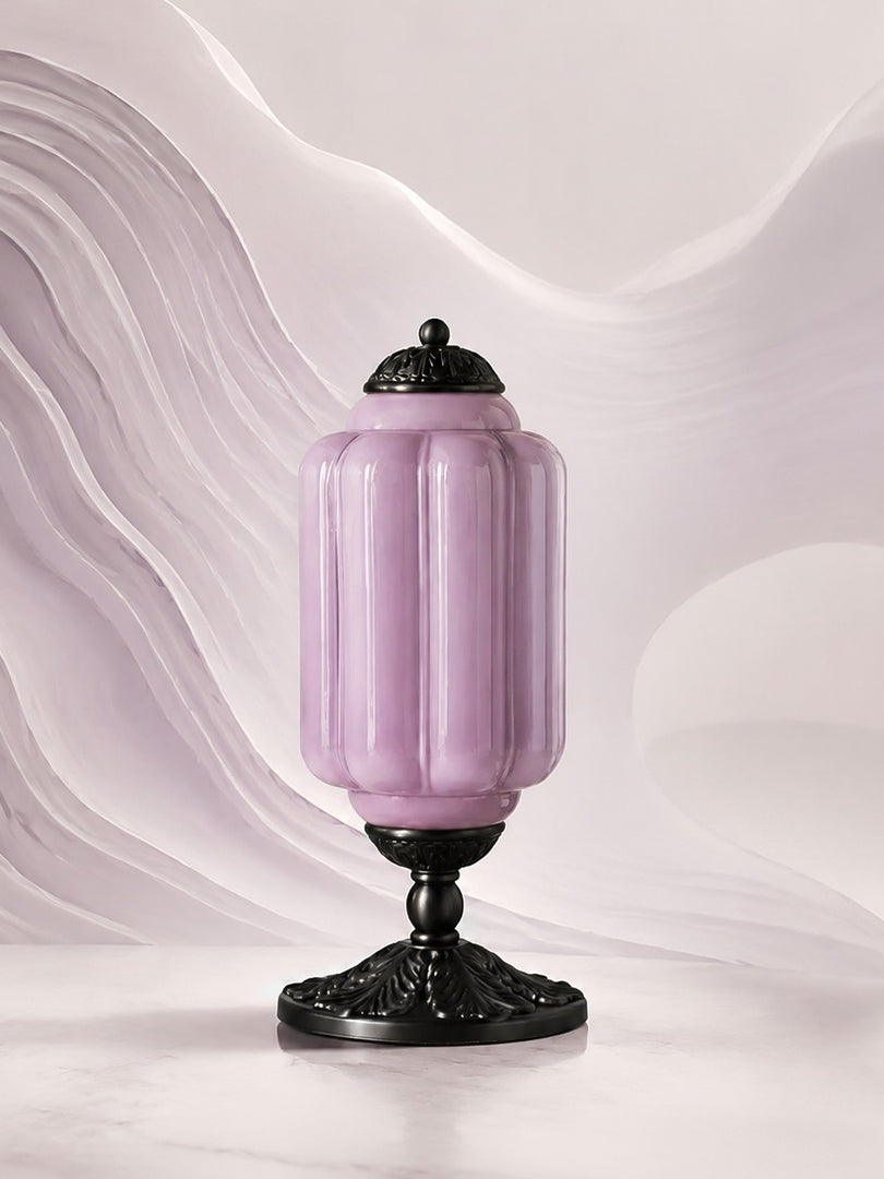 Eloise Scallop Glasschirm Vintage-inspirierte Tischlampe für Schlafzimmer und Wohnzimmer Akzentbeleuchtung