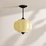 Bild in Gallery-Viewer laden, Eloise Vintage inspiriertes gewelltes Milchglas-Anhänger - modernes Akzentlicht für Küche und Schlafzimmer