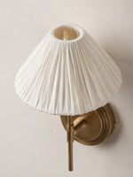 Bild in Gallery-Viewer laden, Blossine Wandleuchte aus Bronze mit Leinenschirm – klassische, plissierte Stoffwandleuchte für Schlafzimmer und Flur