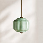 Bild in Gallery-Viewer laden, Eloise Vintage inspiriertes gewelltes Milchglas-Anhänger - modernes Akzentlicht für Küche und Schlafzimmer