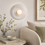 Bild in Gallery-Viewer laden, Coloria Wandleuchte mit gebogenem Glasschirm – Vintage-Wandleuchte aus bernsteinfarbenem Glas für Wohnbereiche und Hotels