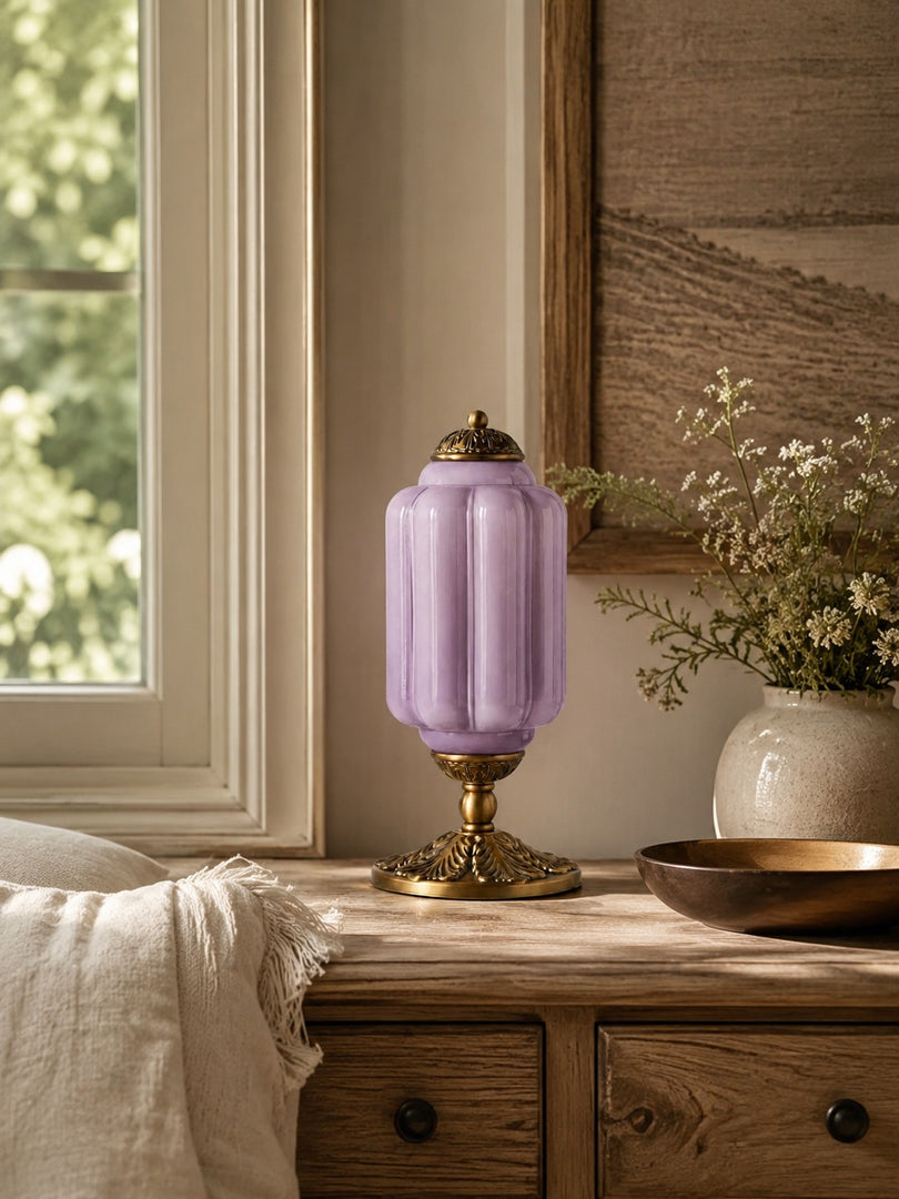 Eloise Scallop Glasschirm Vintage-inspirierte Tischlampe für Schlafzimmer und Wohnzimmer Akzentbeleuchtung