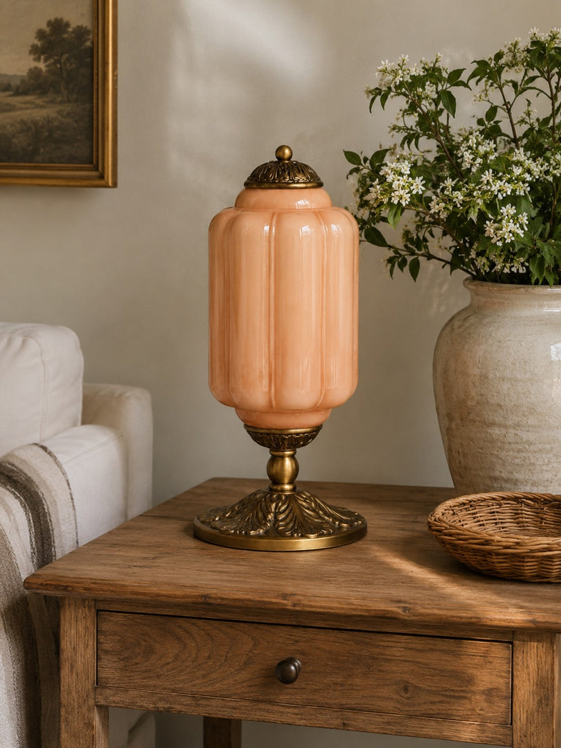 Eloise Scallop Glasschirm Vintage-inspirierte Tischlampe für Schlafzimmer und Wohnzimmer Akzentbeleuchtung