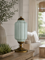 Bild in Gallery-Viewer laden, Eloise Scallop Glasschirm Vintage-inspirierte Tischlampe für Schlafzimmer und Wohnzimmer Akzentbeleuchtung