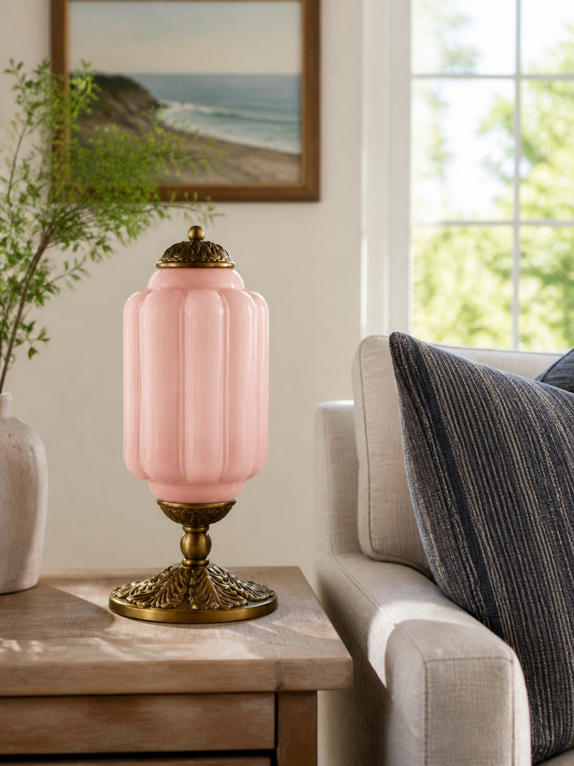 Eloise Scallop Glasschirm Vintage-inspirierte Tischlampe für Schlafzimmer und Wohnzimmer Akzentbeleuchtung