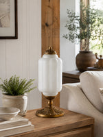 Bild in Gallery-Viewer laden, Eloise Scallop Glasschirm Vintage-inspirierte Tischlampe für Schlafzimmer und Wohnzimmer Akzentbeleuchtung