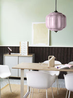 Bild in der Galerieansicht laden, Amerikanisches Vintage Cream Glass Shade Shaped Eloise Kronleuchter
