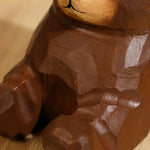 Cargar imagen en el visor de la Galería, Wooden animal phone stand detail view