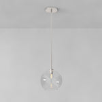 Cargar imagen en el visor de la Galería, Lámpara colgante Selvion con forma de globo escultural: moderna lámpara colgante de cristal con un diseño elegante.
