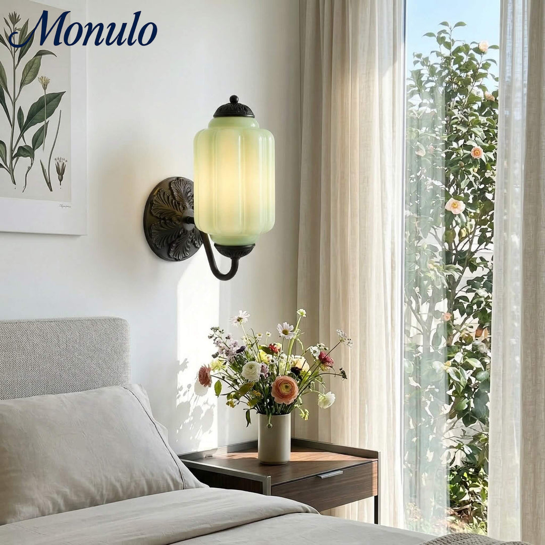 Applique murale vintage en verre laiteux festonné Eloise - Éclairage d'appoint moderne pour salle de bain et chambre