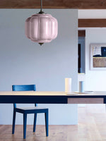 Bild in der Galerieansicht laden, Amerikanisches Vintage Cream Glass Shade Shaped Eloise Kronleuchter
