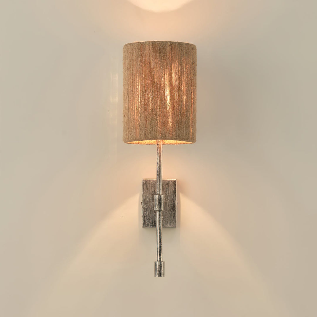 Applique murale Atticus avec abat-jour en tissu - Lampe murale moderne en laiton pour chambre et couloir