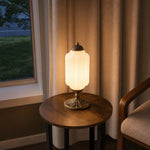 Charger l'image dans la visionneuse de galerie, Lampe de table d'inspiration vintage avec abat-jour en verre festonné Eloise pour un éclairage d'appoint dans la chambre et le salon 