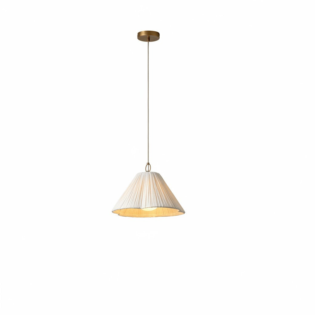 Lámpara colgante Luminella con pantalla festoneada texturizada: una luz de techo de diseño para interiores contemporáneos. 