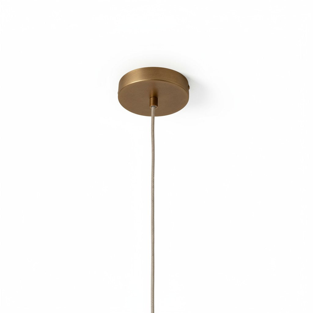 Lámpara colgante Luminella con pantalla festoneada texturizada: una luz de techo de diseño para interiores contemporáneos. 