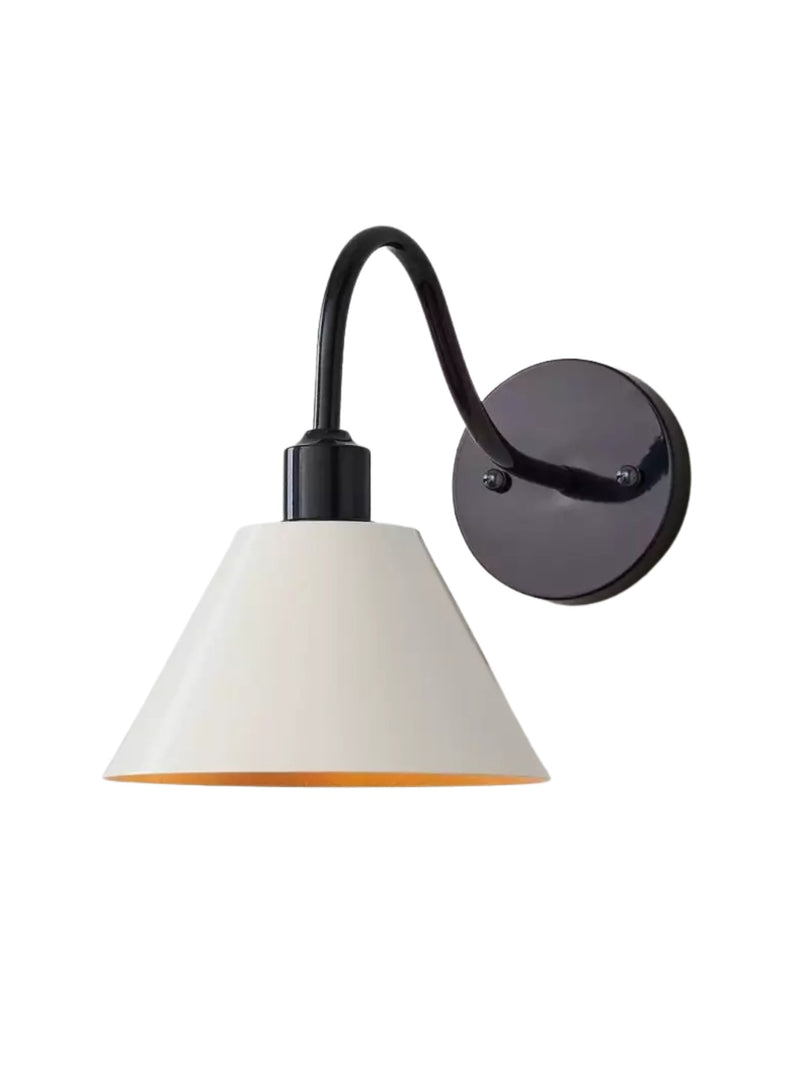 Aplique industrial moderno cónico con silueta de metal limpio