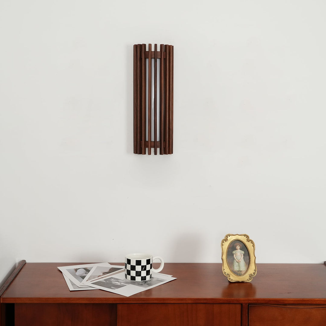 Lámpara de pared Regina de nogal