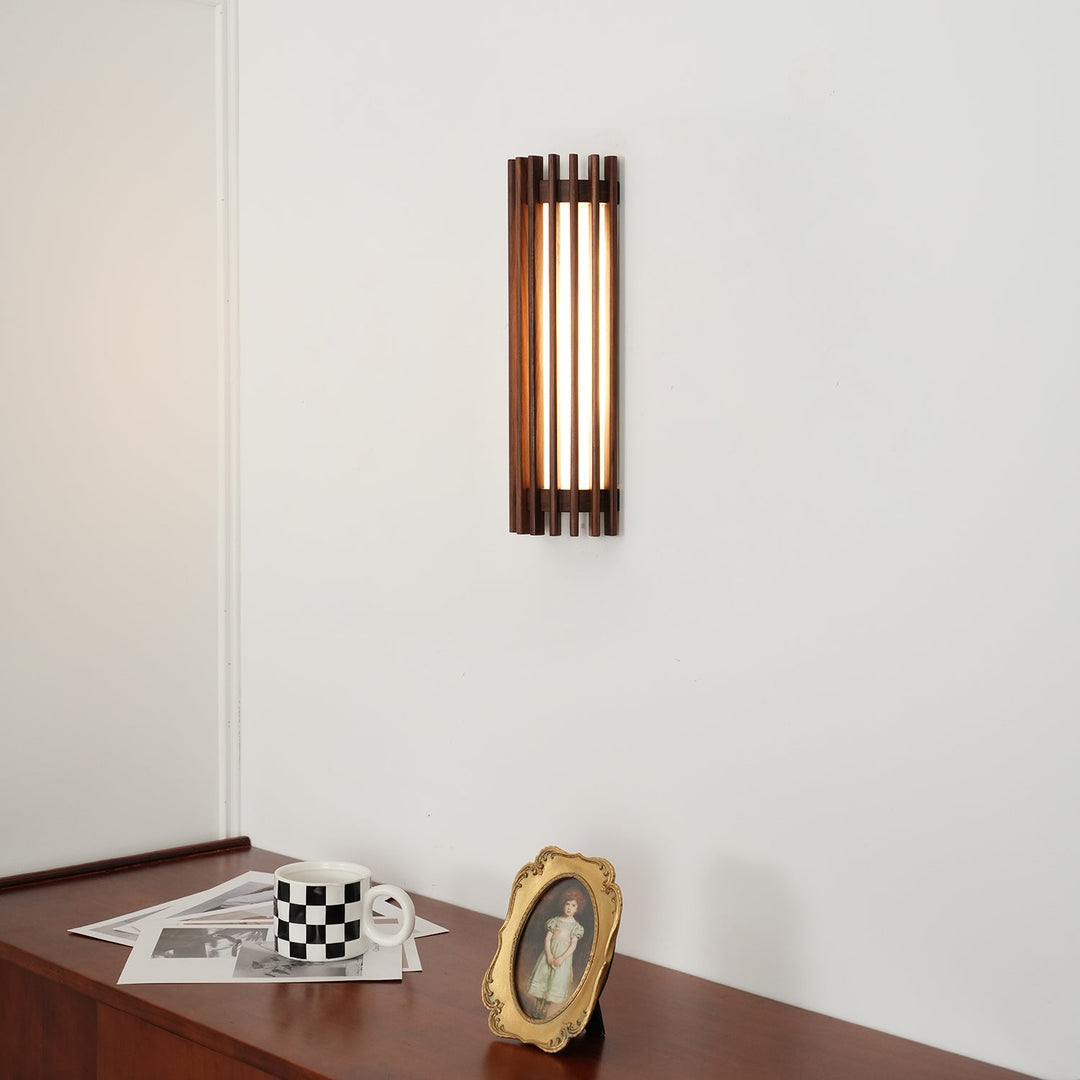 Lámpara de pared Regina de nogal