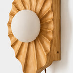 Bild in Gallery-Viewer laden, Wabi-Sabi-Wandleuchte aus Naturholz