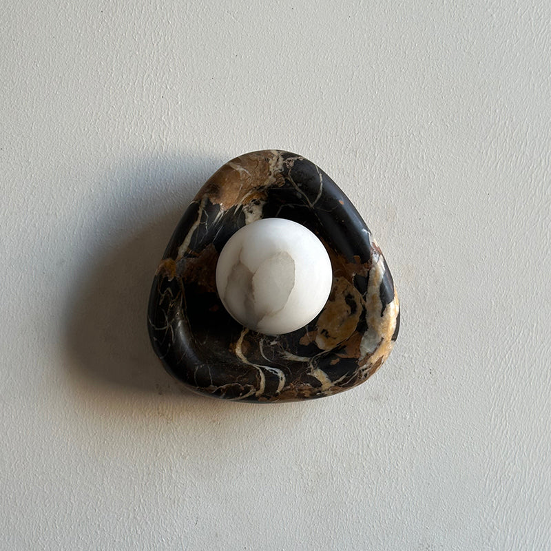 Schwarze Perlen-Marmor-Wandleuchte