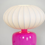 Bild in der Galerieansicht laden, Baiser Tischlampe
