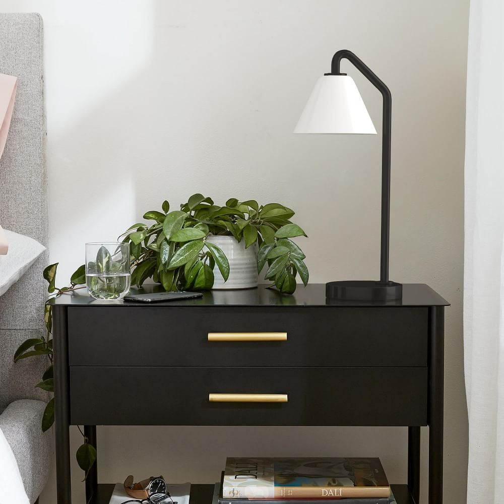 Lámpara de mesa cónica escultural Conica: iluminación moderna de vidrio para dormitorio o escritorio